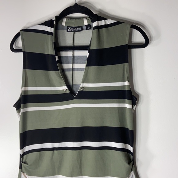 7th Avenue Design Studio sleevesless top - Picture 3 of 9